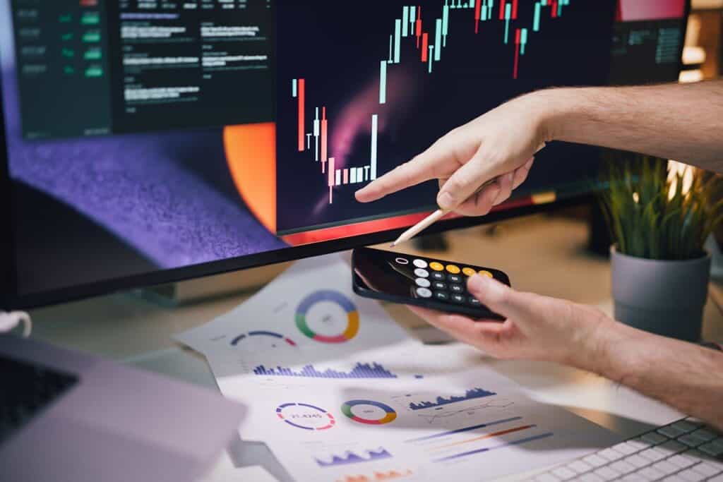Por qué dominar los conceptos de ticks, puntos y contratos es crucial para tu éxito en el trading de futuros